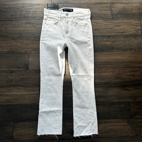 VERONICA BEARD Carly Kick Flare Ankle Jean in White Sz 26 NWT!! - Picture 1 of 3
